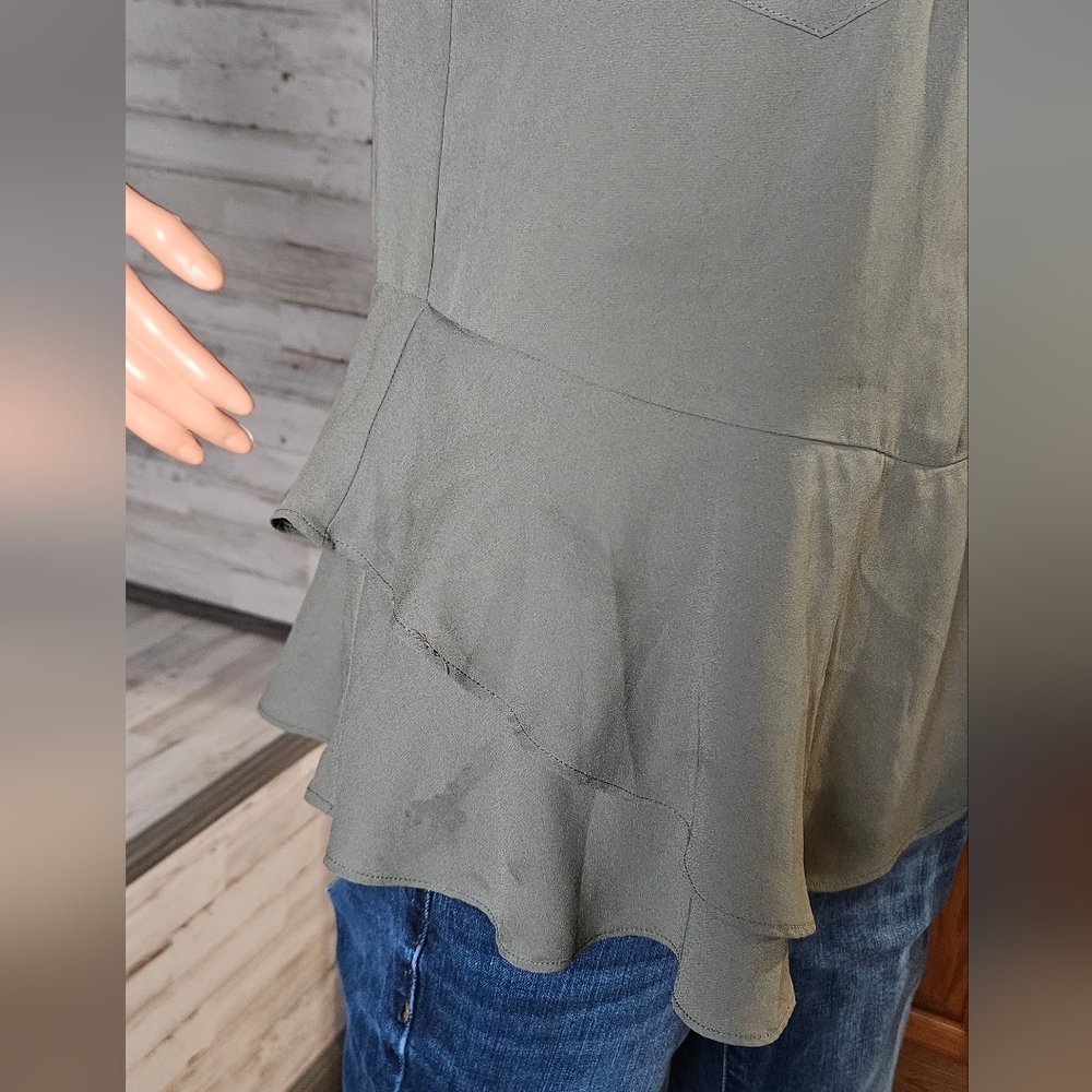 Wasabi Olive Ruffle Peplum Henley Top Women’s S - Picture 6 of 11